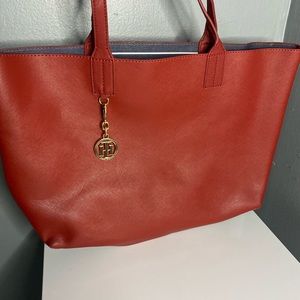 Red Tommy Hilfiger tote